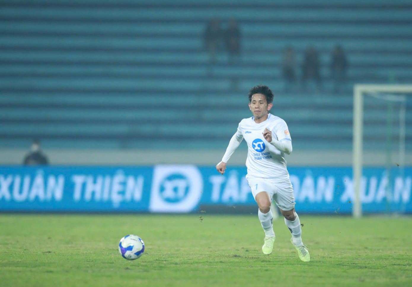Thắng dễ Bình Định, Nam Định tái chiếm ngôi đầu LPBank V-League 2024/25 ảnh 6