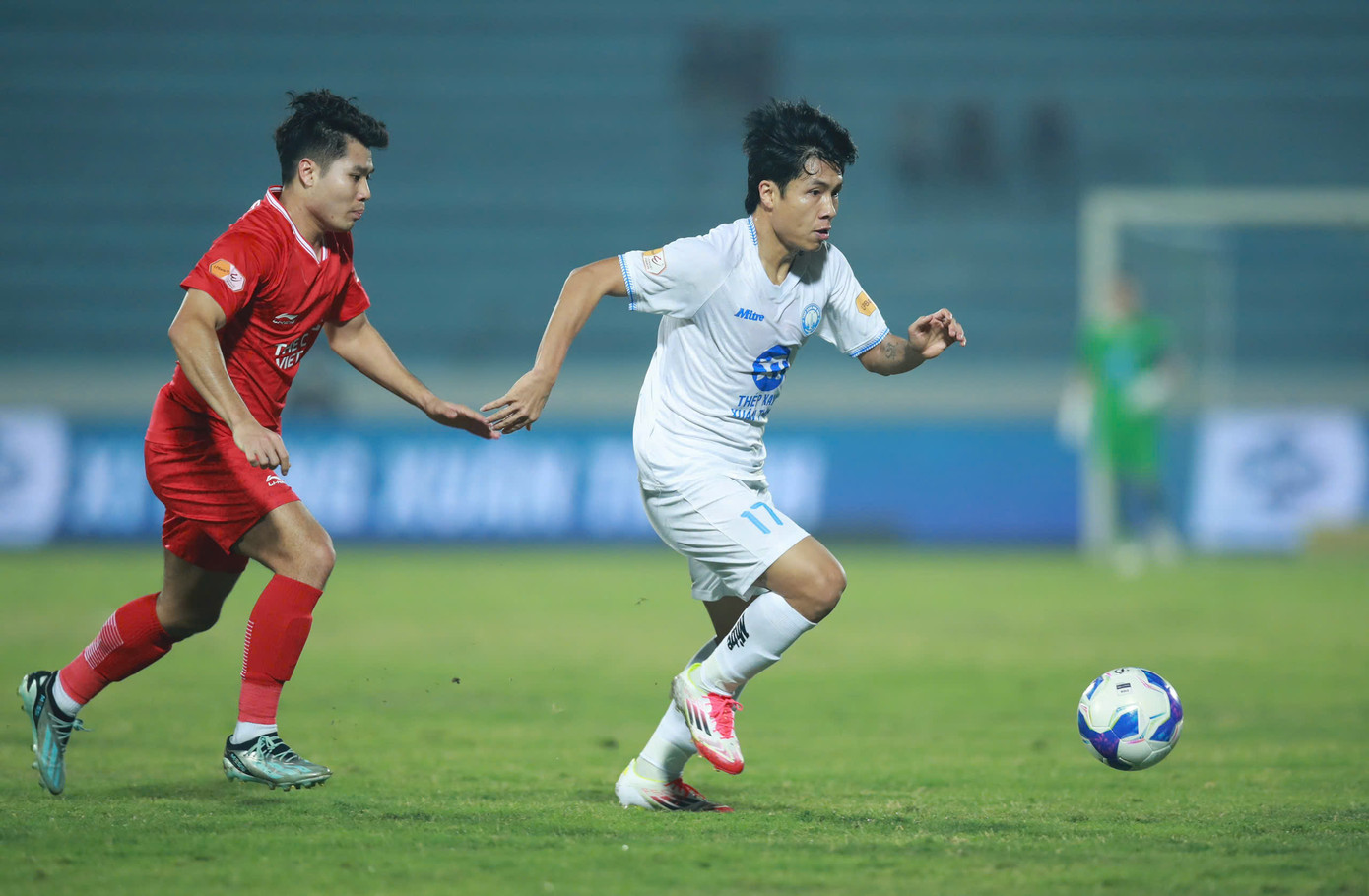 Giành chiến thắng tại Thiên Trường, Thể Công Viettel phả hơi nóng vào Thép Xanh Nam Định ảnh 7 Giành chiến thắng tại Thiên Trường, Thể Công Viettel phả hơi nóng vào Thép Xanh Nam Định ảnh 7