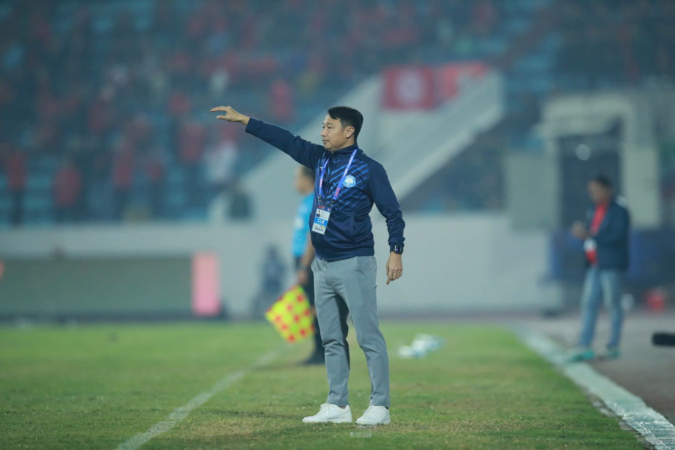 Giành chiến thắng tại Thiên Trường, Thể Công Viettel phả hơi nóng vào Thép Xanh Nam Định ảnh 18 Giành chiến thắng tại Thiên Trường, Thể Công Viettel phả hơi nóng vào Thép Xanh Nam Định ảnh 18