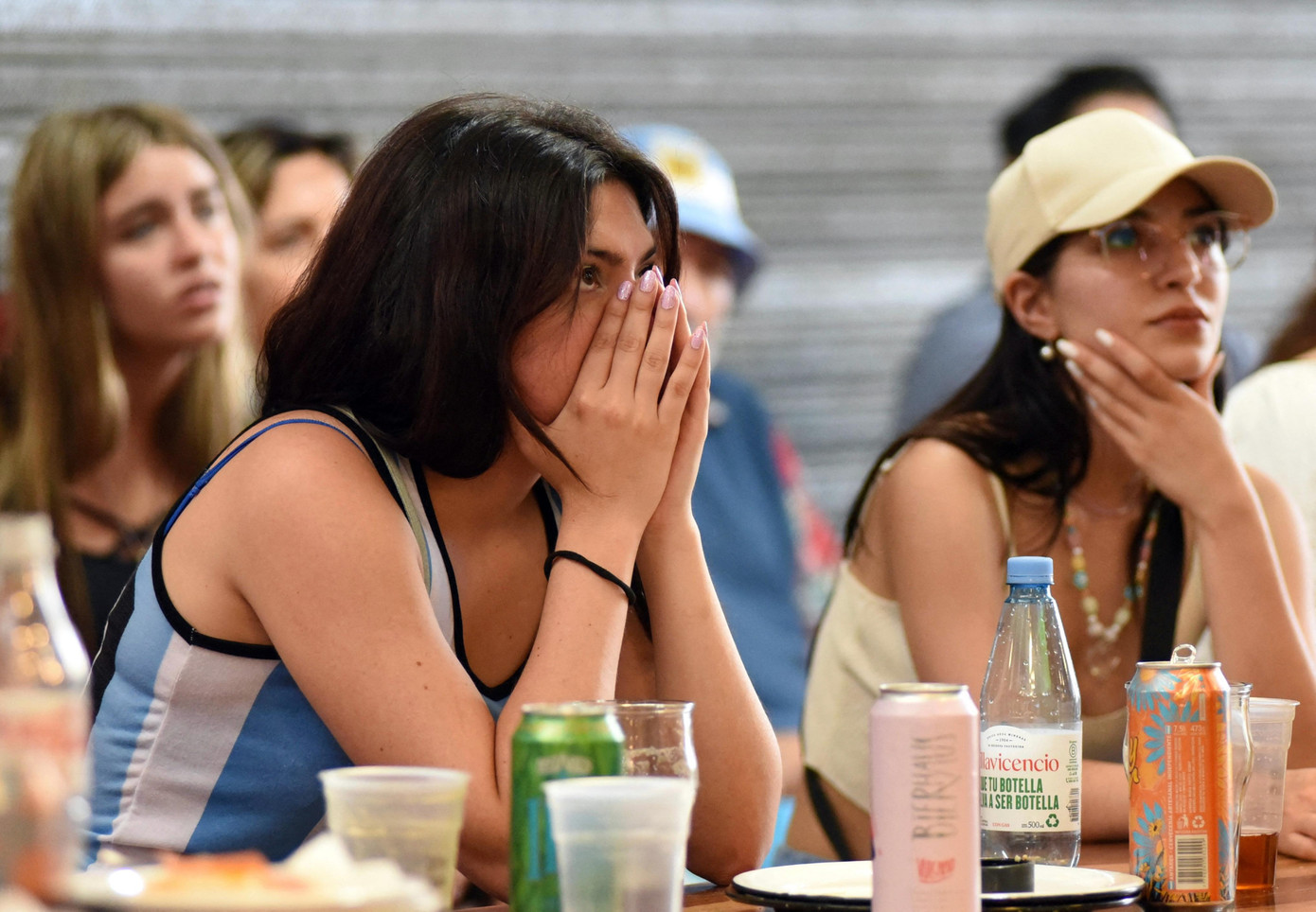 Lúc này, hầu như tất cả đều lo lắng, thậm chí nhiều người đã nghĩ tới kịch bản tồi tệ