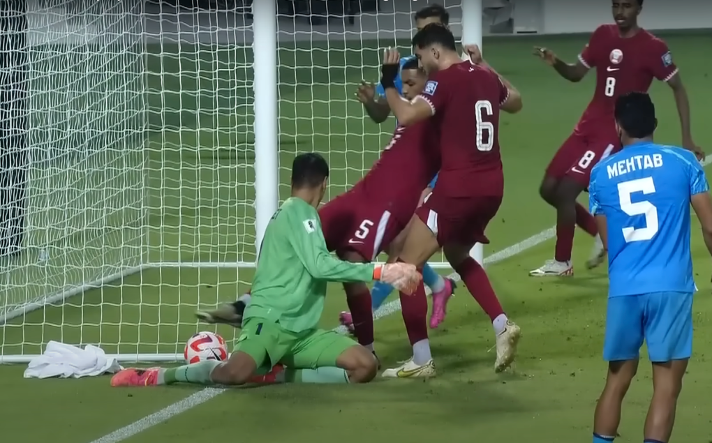 Pha bóng khiến Ấn Độ bị thua tức tưởi Pha bóng khiến Ấn Độ bị thua tức tưởi