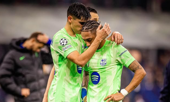 Raphinha ghi 2 bàn trong 2 trận nhưng không thể giúp Barca đi tiếp