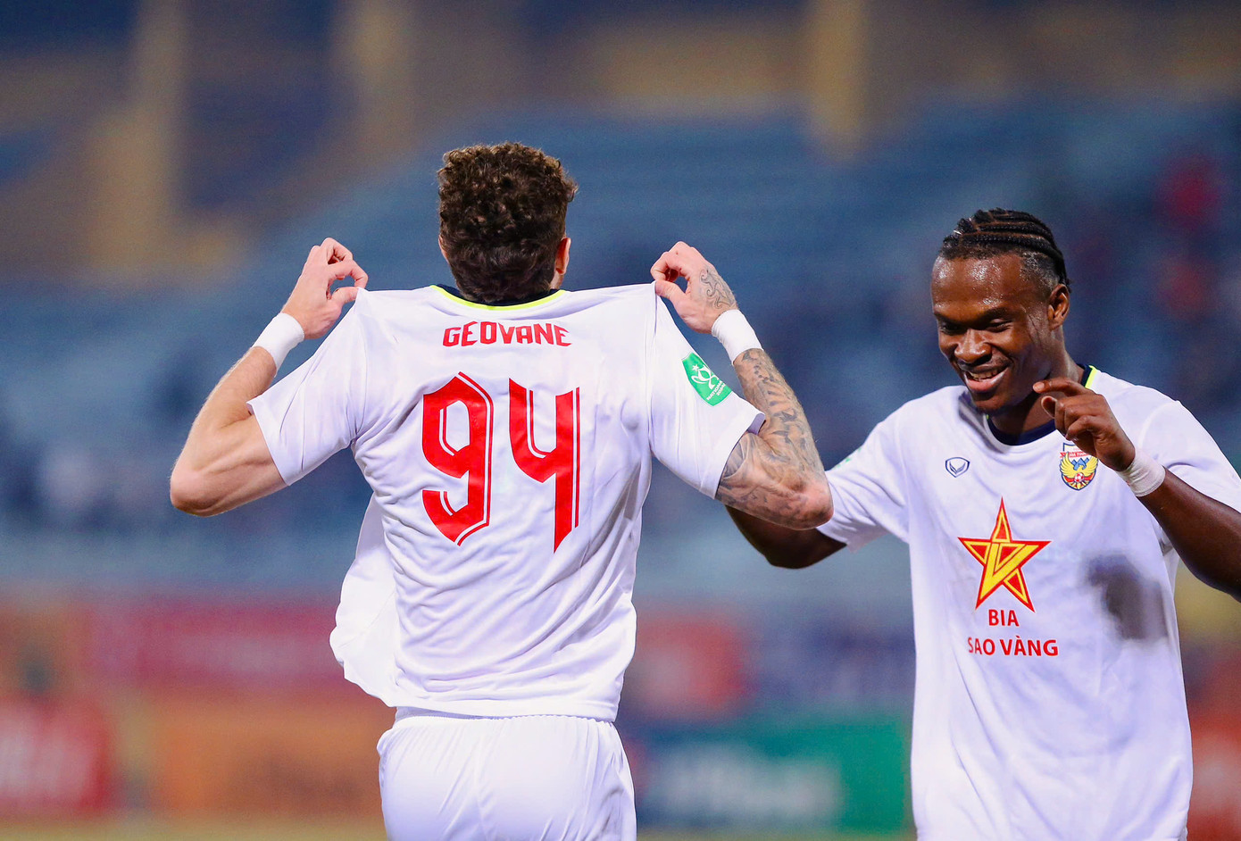 Hà Tĩnh ăn mừng bàn gỡ hòa 1-1 Hà Tĩnh ăn mừng bàn gỡ hòa 1-1