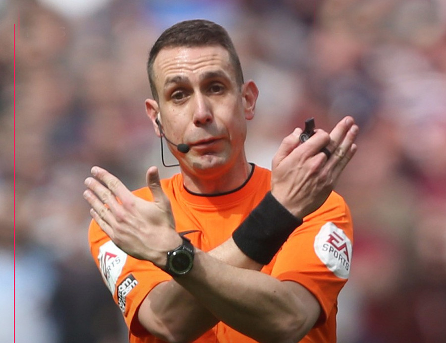 Trọng tài Coote từng bị sa thải hồi tháng 12/2024