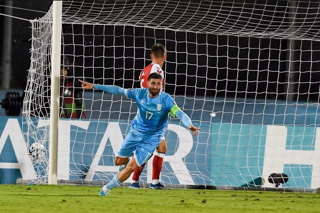 Golinucci, người làm công việc giao hàng, ghi bàn ấn định chiến thắng 3-1 cho San Marino Golinucci, người làm công việc giao hàng, ghi bàn ấn định chiến thắng 3-1 cho San Marino
