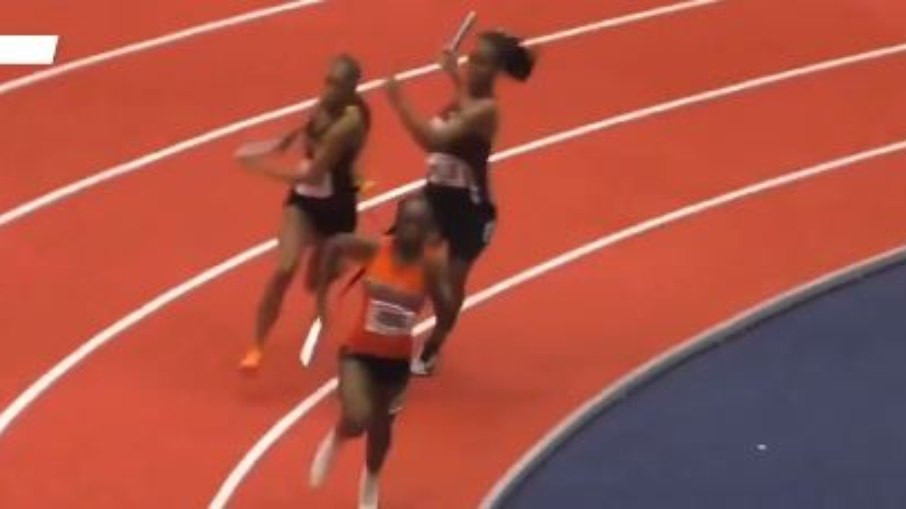 Khoảnh khắc Tucker bị tấn công Khoảnh khắc Tucker bị tấn công