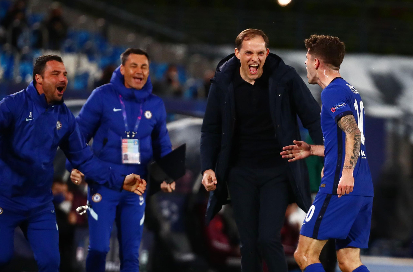 HLV Tuchel vẫn bị sa thải dù đã mang về cho Chelsea 2 chức vô địch