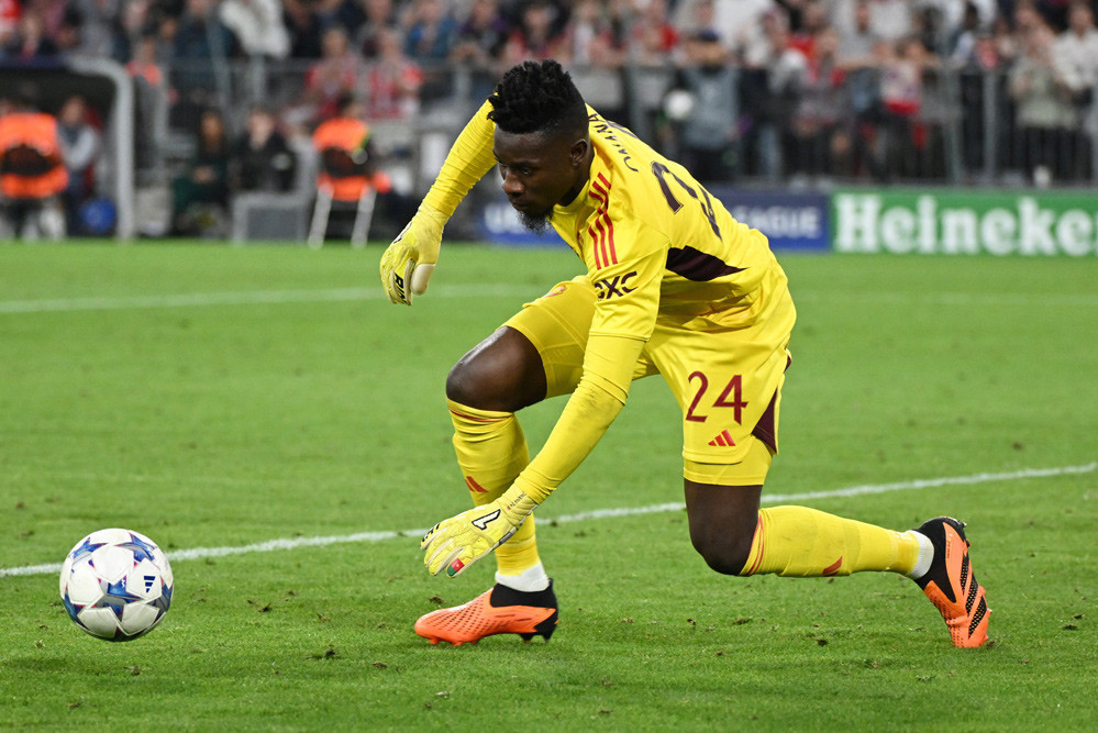 Onana mắc sai lầm trong 2 bàn thua đầu