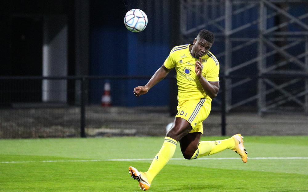 Mayron George sẽ là tiền đạo chủ lực của Pau FC