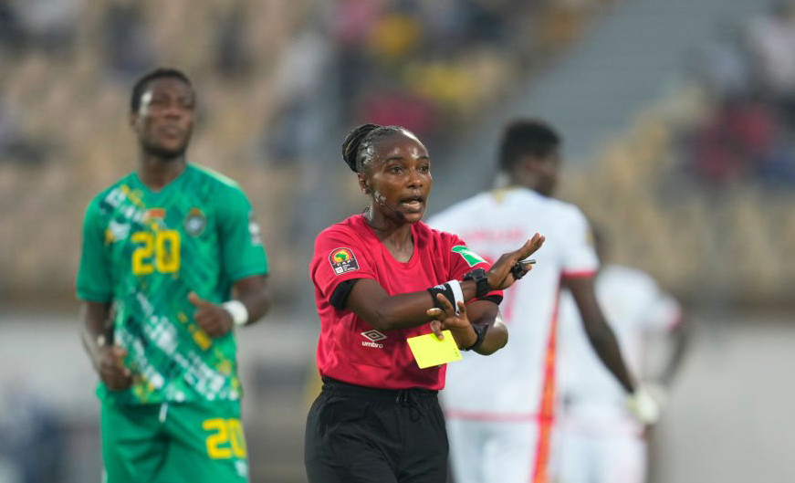 Trọng tài Mukansanga từng điều hành nhiều trận đấu cấp cao của nam Trọng tài Mukansanga từng điều hành nhiều trận đấu cấp cao của nam