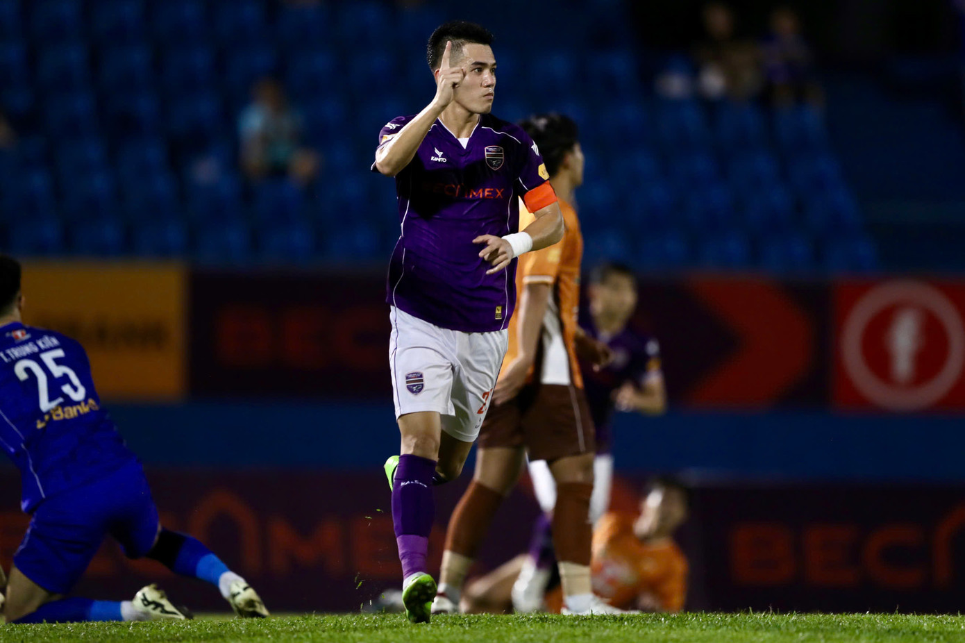 HAGL thảm bại trên sân Gò Đậu ảnh 17 HAGL thảm bại trên sân Gò Đậu ảnh 17