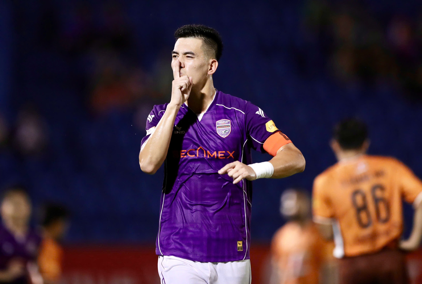 Tiến Linh đang đạt phong độ cao thì chấn thương Tiến Linh đang đạt phong độ cao thì chấn thương