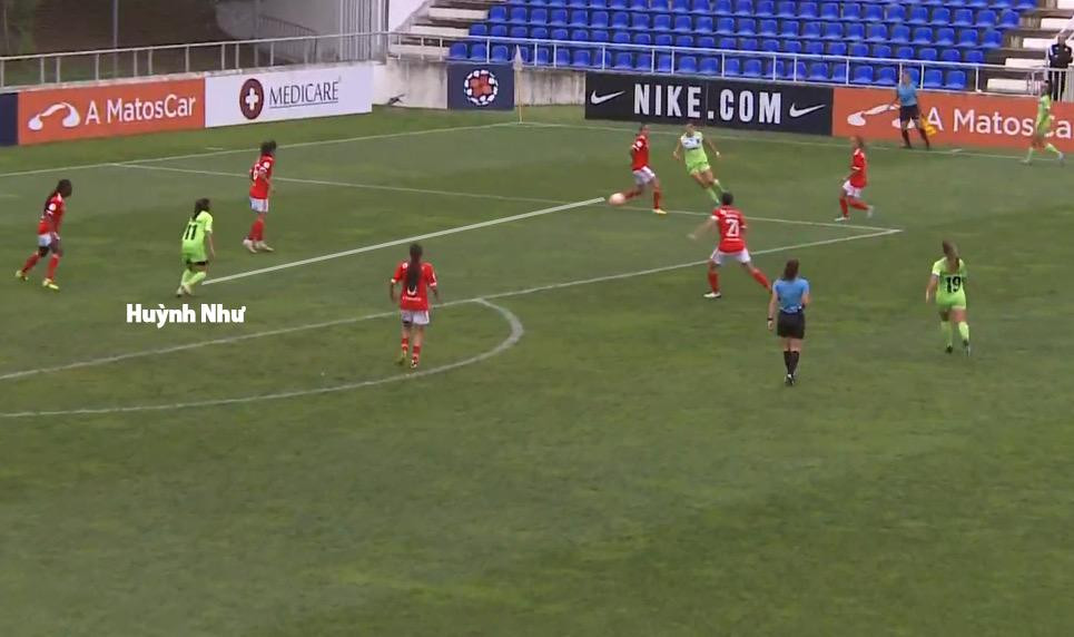 Tình huống bỏ bóng đáng tiếc của Huỳnh Như