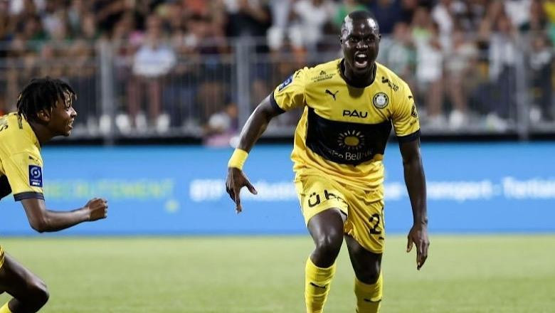 Từ đầu mùa, Saivet đã ghi 3 bàn từ đá phạt và 1 bàn từ đánh đầu Từ đầu mùa, Saivet đã ghi 3 bàn từ đá phạt và 1 bàn từ đánh đầu