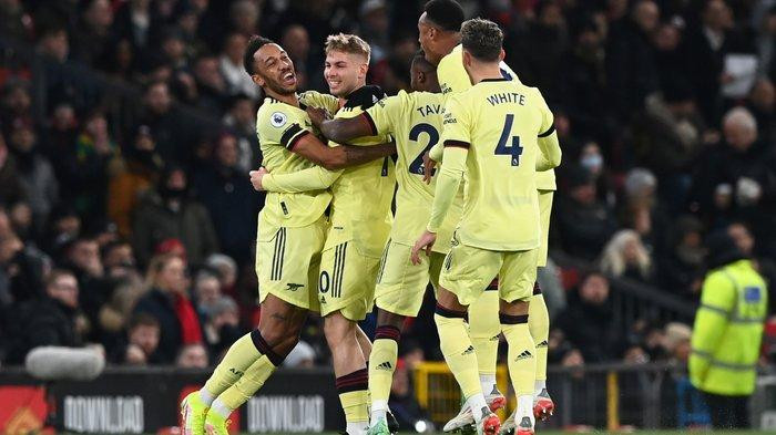 Smith Rowe ghi bàn nhưng Arsenal phải 3 phút sau mới được ăn mừng Smith Rowe ghi bàn nhưng Arsenal phải 3 phút sau mới được ăn mừng