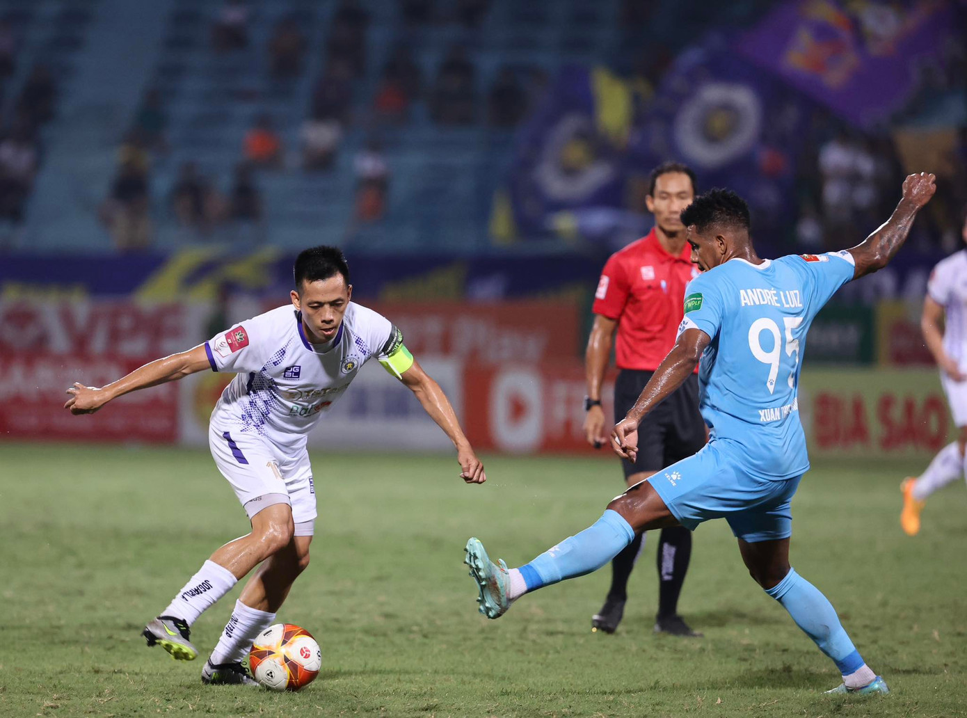 Vượt qua Nam Định 1-0, Hà Nội FC đánh chiếm ngôi đầu bảng ảnh 9