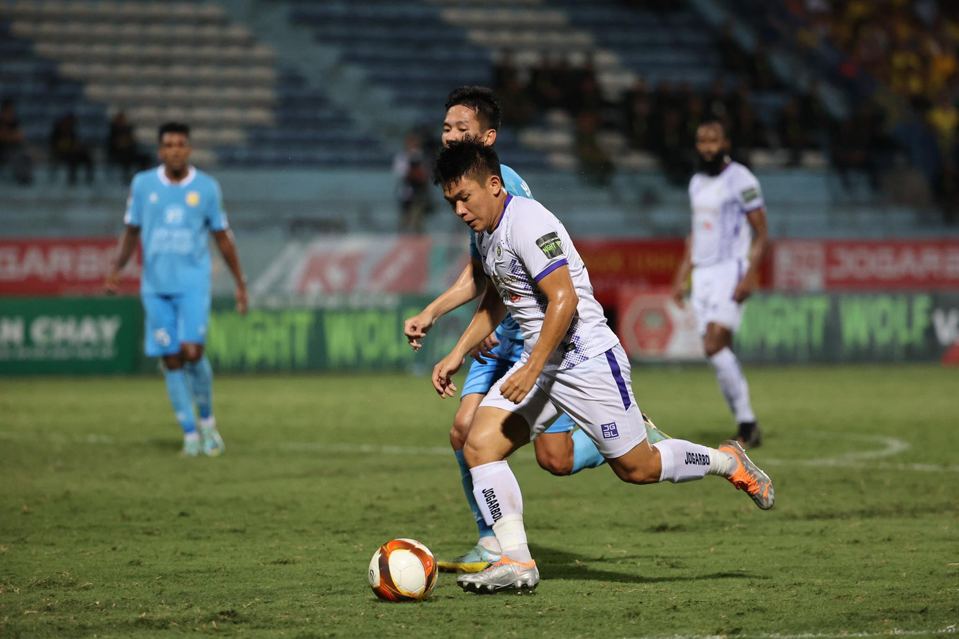 Vượt qua Nam Định 1-0, Hà Nội FC đánh chiếm ngôi đầu bảng ảnh 20