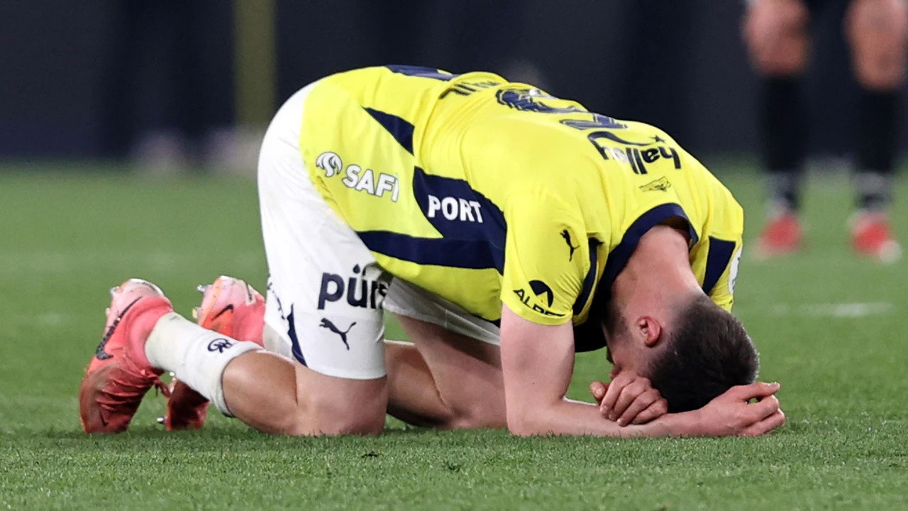 Fenerbahce gục ngã ngay trên sân nhà