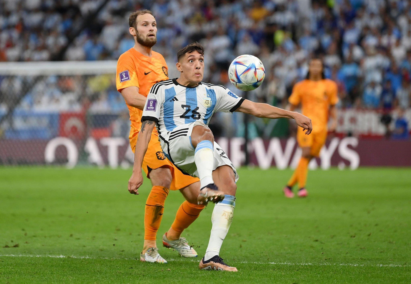 World Cup 2022: Hà Lan-Argentina 2-2 (3-4): Thắng cuộc chiến cân não, Messi và Argentina vào bán kết ảnh 28