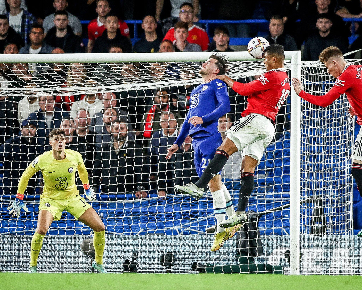 Pha bóng Casemiro đánh đầu cực hiểm gỡ hoà 1-1 Pha bóng Casemiro đánh đầu cực hiểm gỡ hoà 1-1