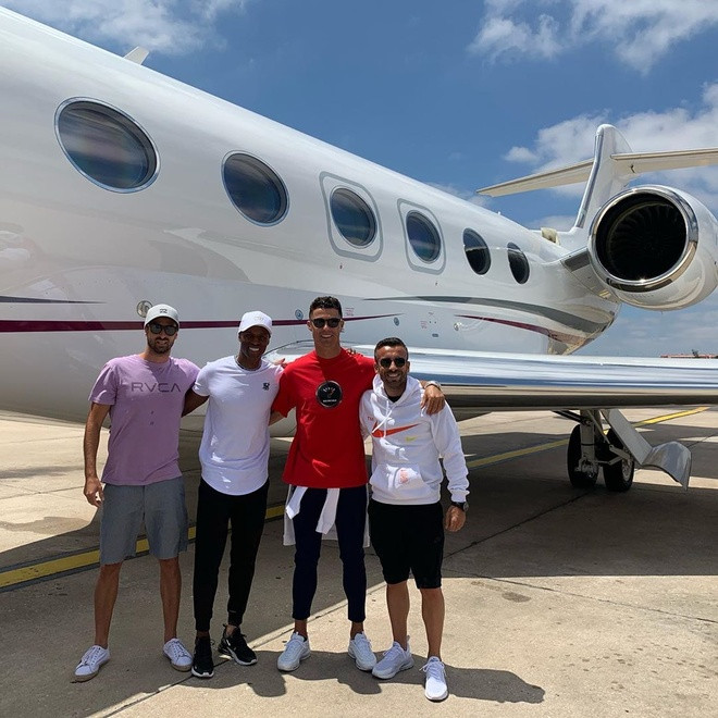 Ronaldo và chiếc Gulfstream 200 Ronaldo và chiếc Gulfstream 200