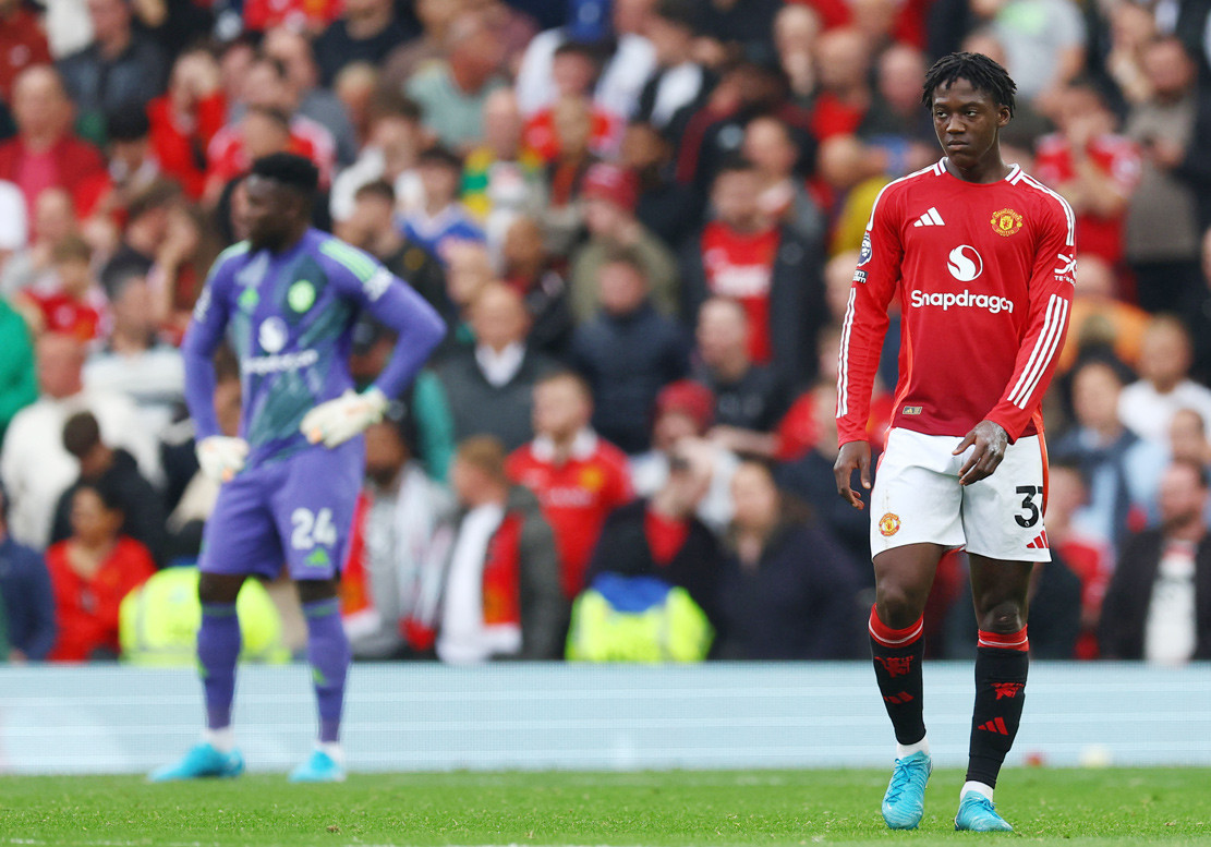 Các cầu thủ MU bất lực trong trận thua ngay trên sân nhà Các cầu thủ MU bất lực trong trận thua ngay trên sân nhà