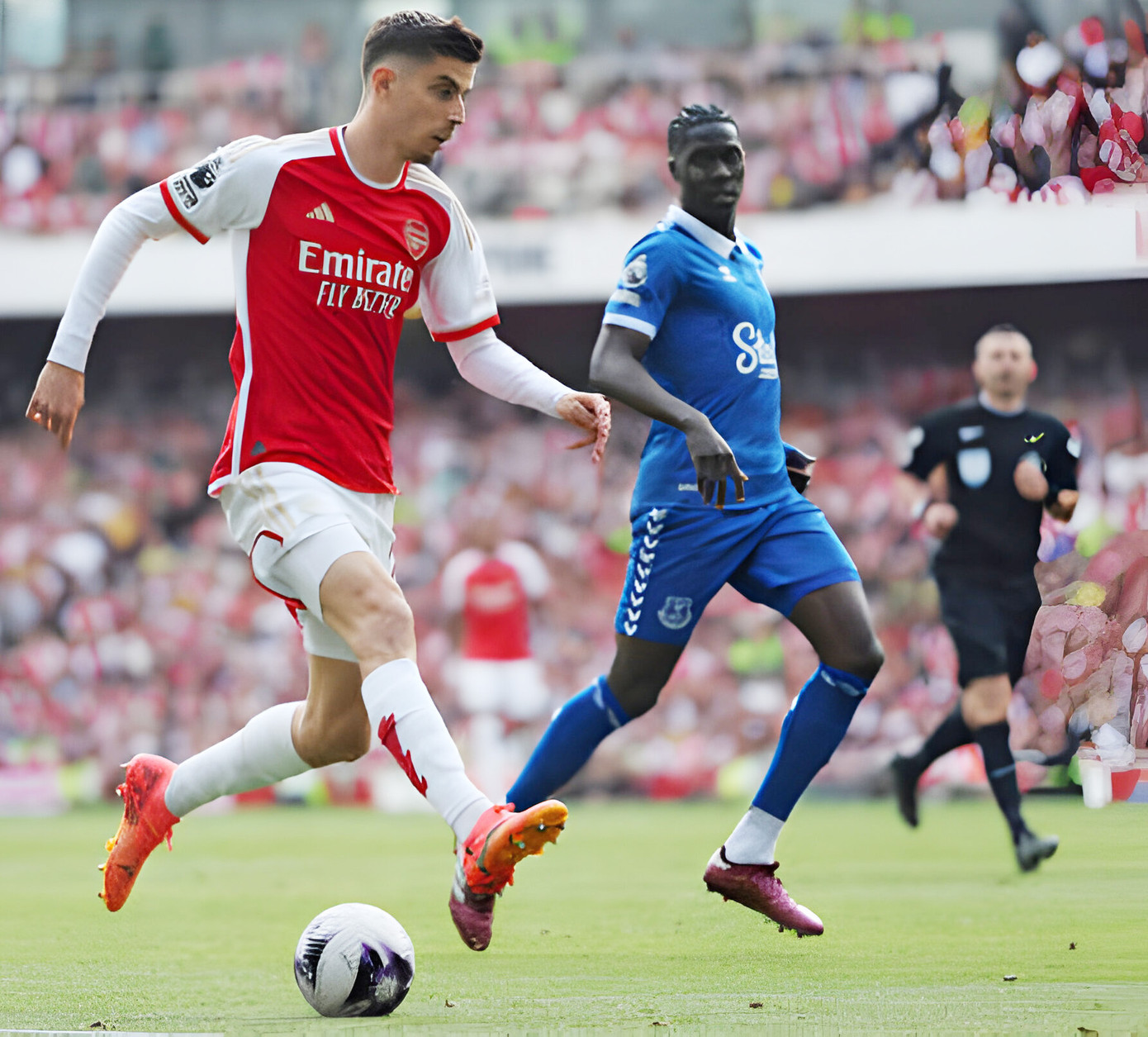 Giành chiến thắng trước Everton 2-1, Arsenal vẫn ngậm ngùi nhìn Man City nâng cúp vô địch ảnh 10 Giành chiến thắng trước Everton 2-1, Arsenal vẫn ngậm ngùi nhìn Man City nâng cúp vô địch ảnh 10