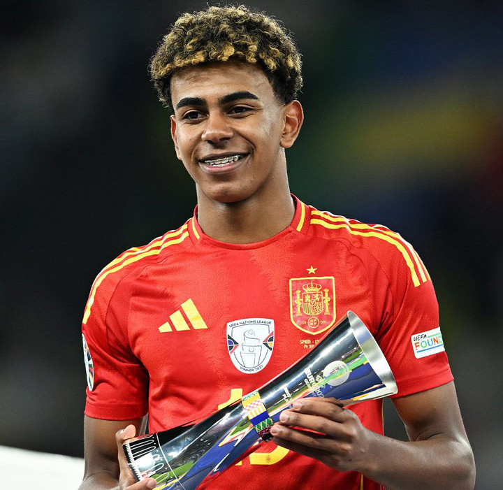 Yamal vừa lập kỷ lục cầu thủ trẻ nhất vô địch EURO Yamal vừa lập kỷ lục cầu thủ trẻ nhất vô địch EURO