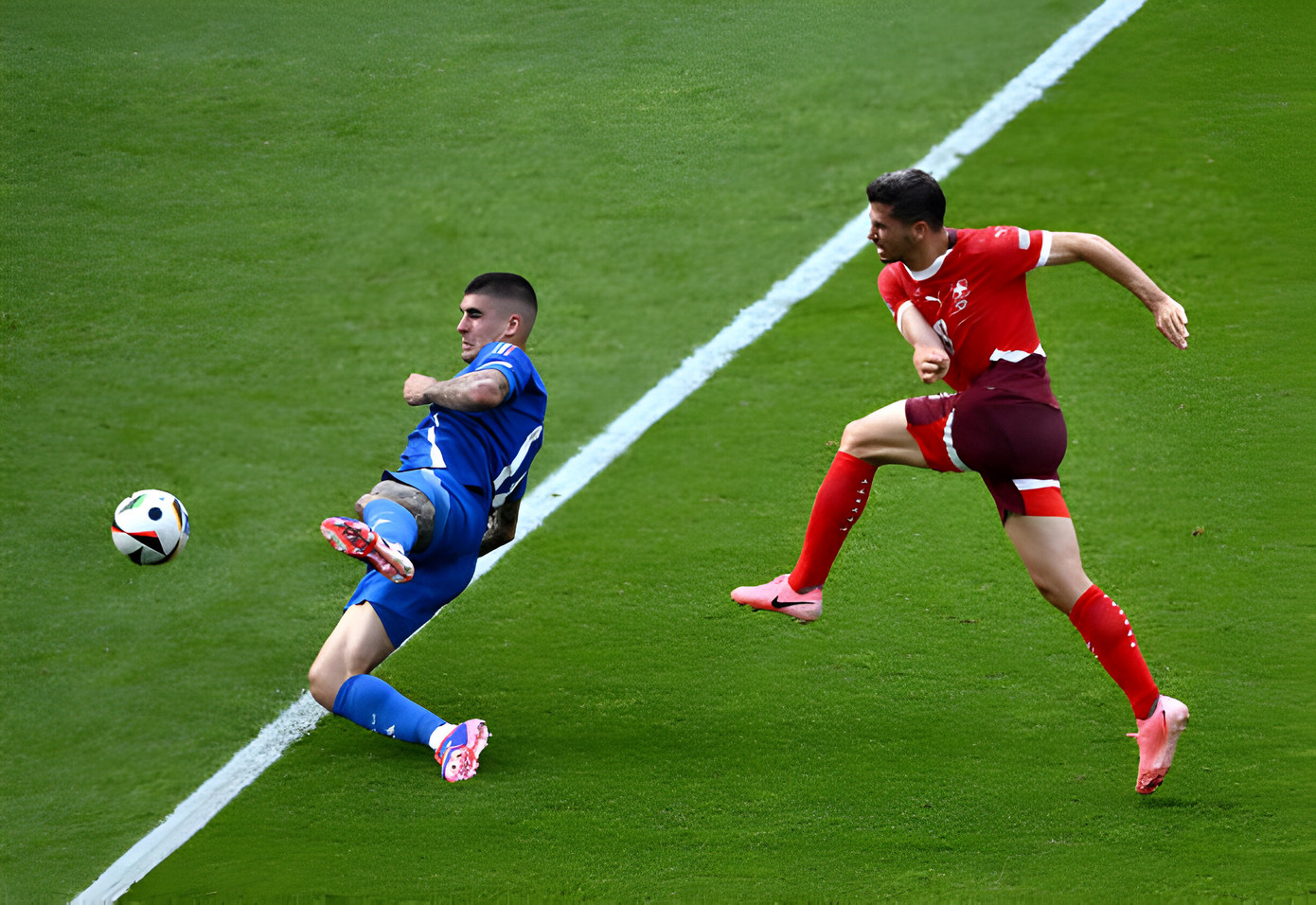 Thụy Sỹ gây sốc, loại nhà đương kim vô địch Italia với chiến thắng 2-0 ảnh 14 Thụy Sỹ gây sốc, loại nhà đương kim vô địch Italia với chiến thắng 2-0 ảnh 14