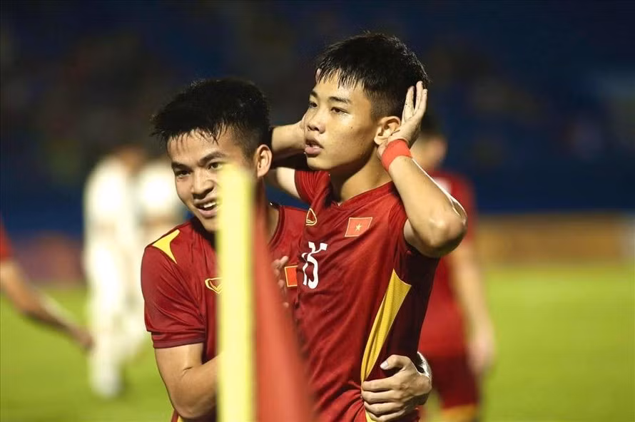Thắng tối thiểu U23 Philippines, U23 Việt vào bán kết với ngôi đầu ảnh 11 Thắng tối thiểu U23 Philippines, U23 Việt vào bán kết với ngôi đầu ảnh 11