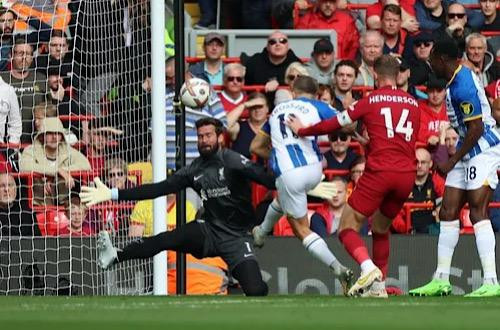 Liverpool để cho Trossard phá lưới tới 3 lần Liverpool để cho Trossard phá lưới tới 3 lần