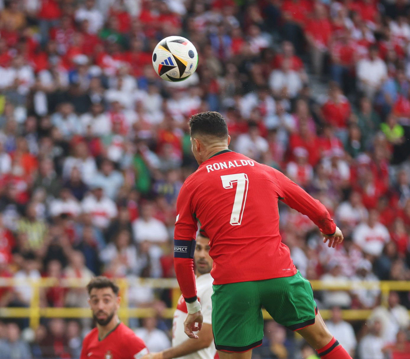 Thắng dễ Thổ Nhĩ Kỳ, Ronaldo và đồng đội lấy vé sớm vào vòng knock-out Euro 2024 ảnh 22 Thắng dễ Thổ Nhĩ Kỳ, Ronaldo và đồng đội lấy vé sớm vào vòng knock-out Euro 2024 ảnh 22