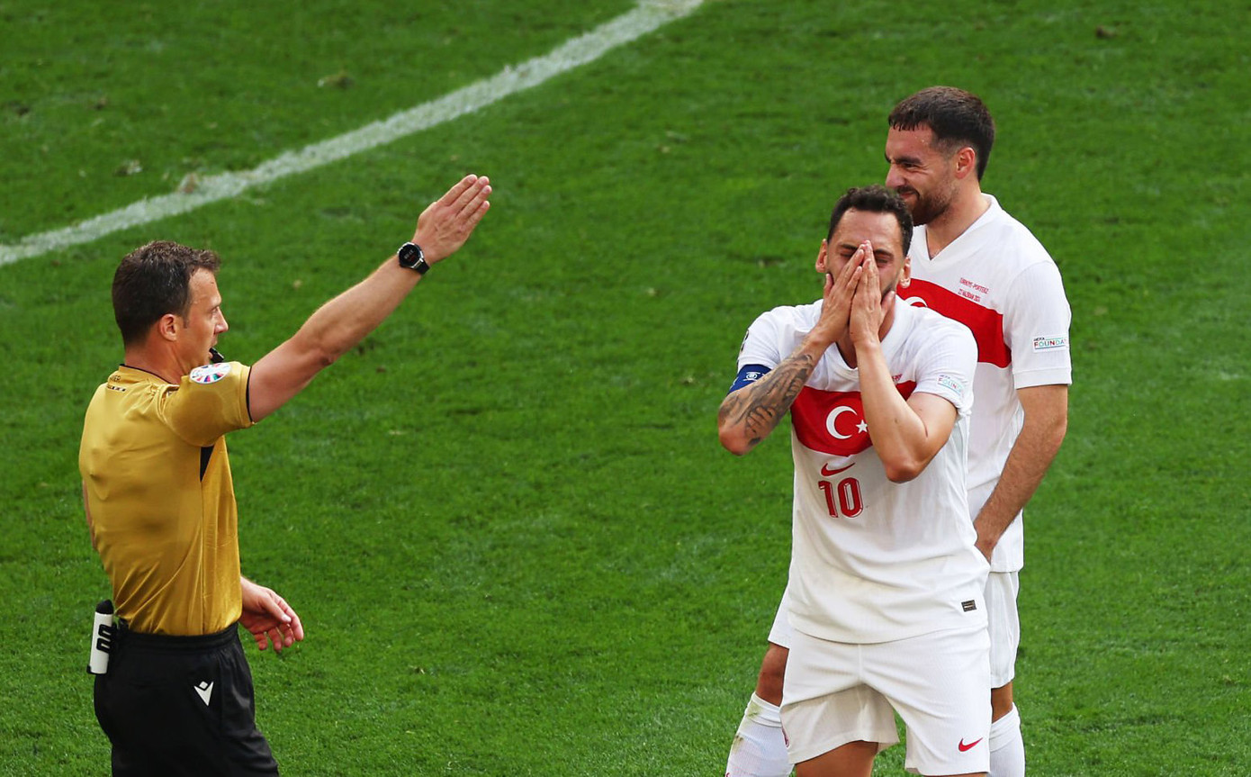 Thắng dễ Thổ Nhĩ Kỳ, Ronaldo và đồng đội lấy vé sớm vào vòng knock-out Euro 2024 ảnh 23 Thắng dễ Thổ Nhĩ Kỳ, Ronaldo và đồng đội lấy vé sớm vào vòng knock-out Euro 2024 ảnh 23