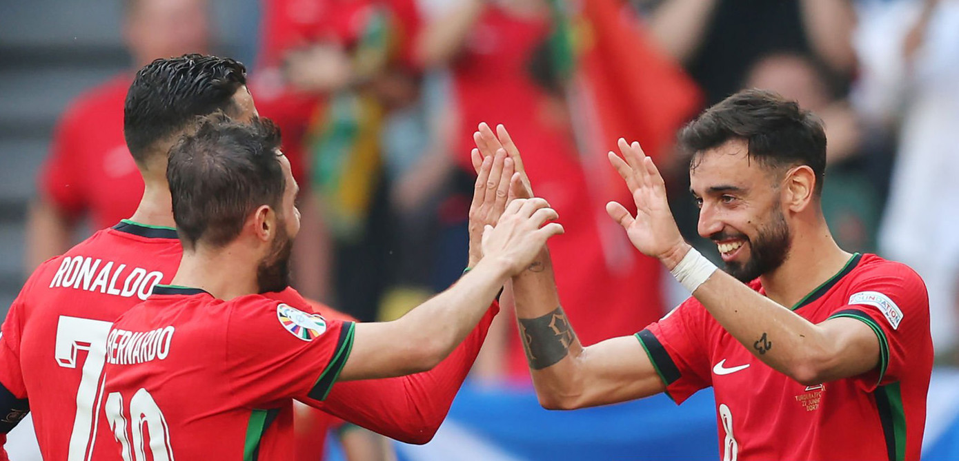 Thắng dễ Thổ Nhĩ Kỳ, Ronaldo và đồng đội lấy vé sớm vào vòng knock-out Euro 2024 ảnh 19 Thắng dễ Thổ Nhĩ Kỳ, Ronaldo và đồng đội lấy vé sớm vào vòng knock-out Euro 2024 ảnh 19