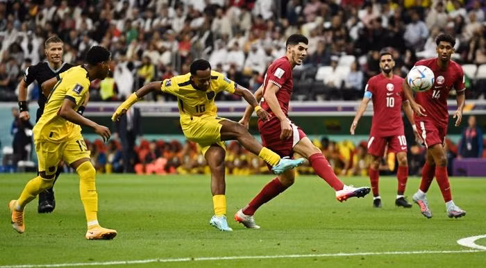Qatar hoàn toàn thất thế trước Ecuador