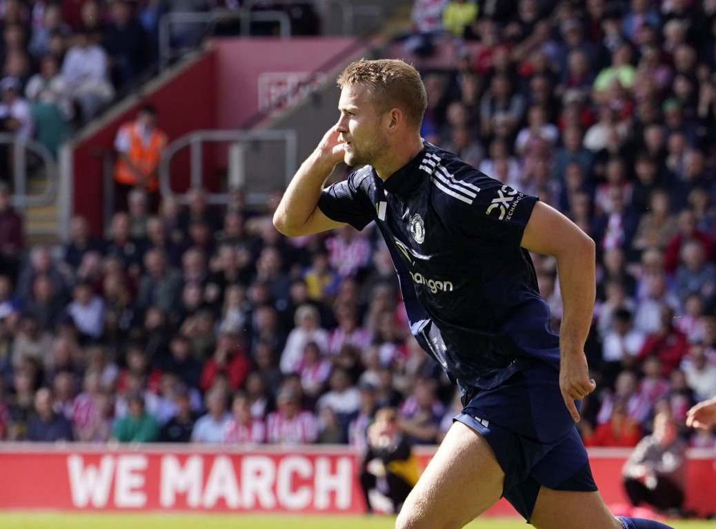 MU đánh bại Southampton 3-0 trên sân khách ảnh 12