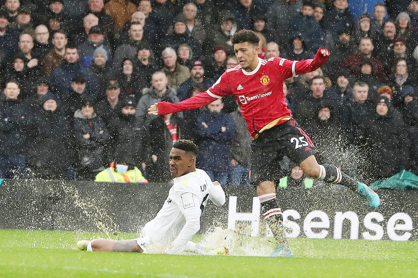 Leeds hy vọng có thể "thay tướng đổi vận" trước MU Leeds hy vọng có thể "thay tướng đổi vận" trước MU