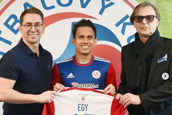 Senica vừa ký hợp đồng 1 năm rưỡi với Egy Senica vừa ký hợp đồng 1 năm rưỡi với Egy
