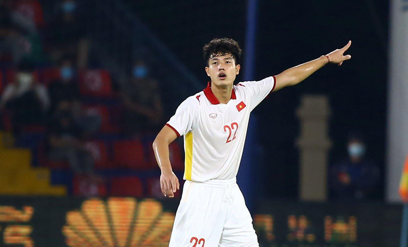 Duy Cương mắc sai lầm, góp phần khiến Việt Nam thua đậm