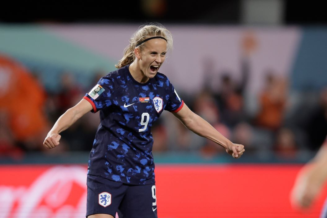 Hà Lan dễ dàng dẫn 5-0 sau hiệp 1