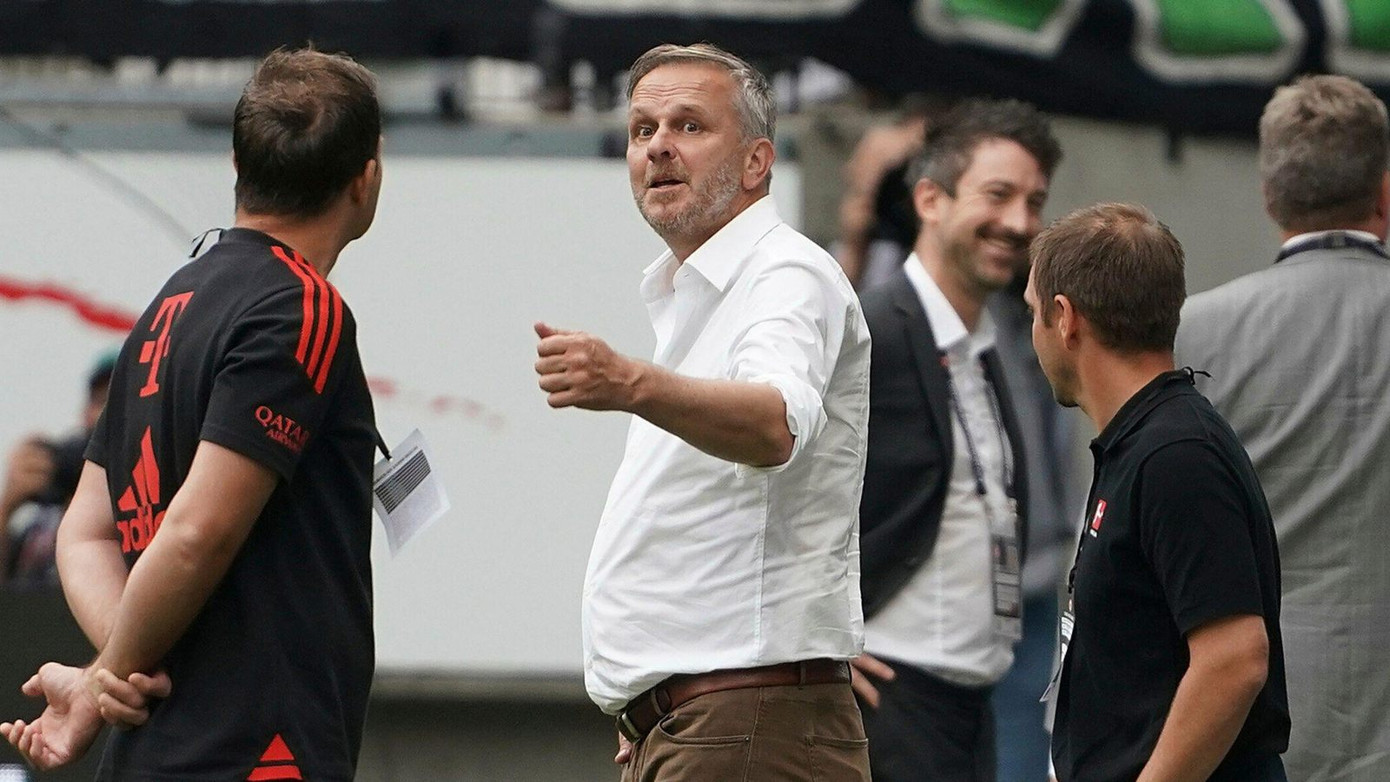 Hamann (giữa) tỏ ra rất nghi ngờ về khả năng vực dậy Liverpool của Klopp