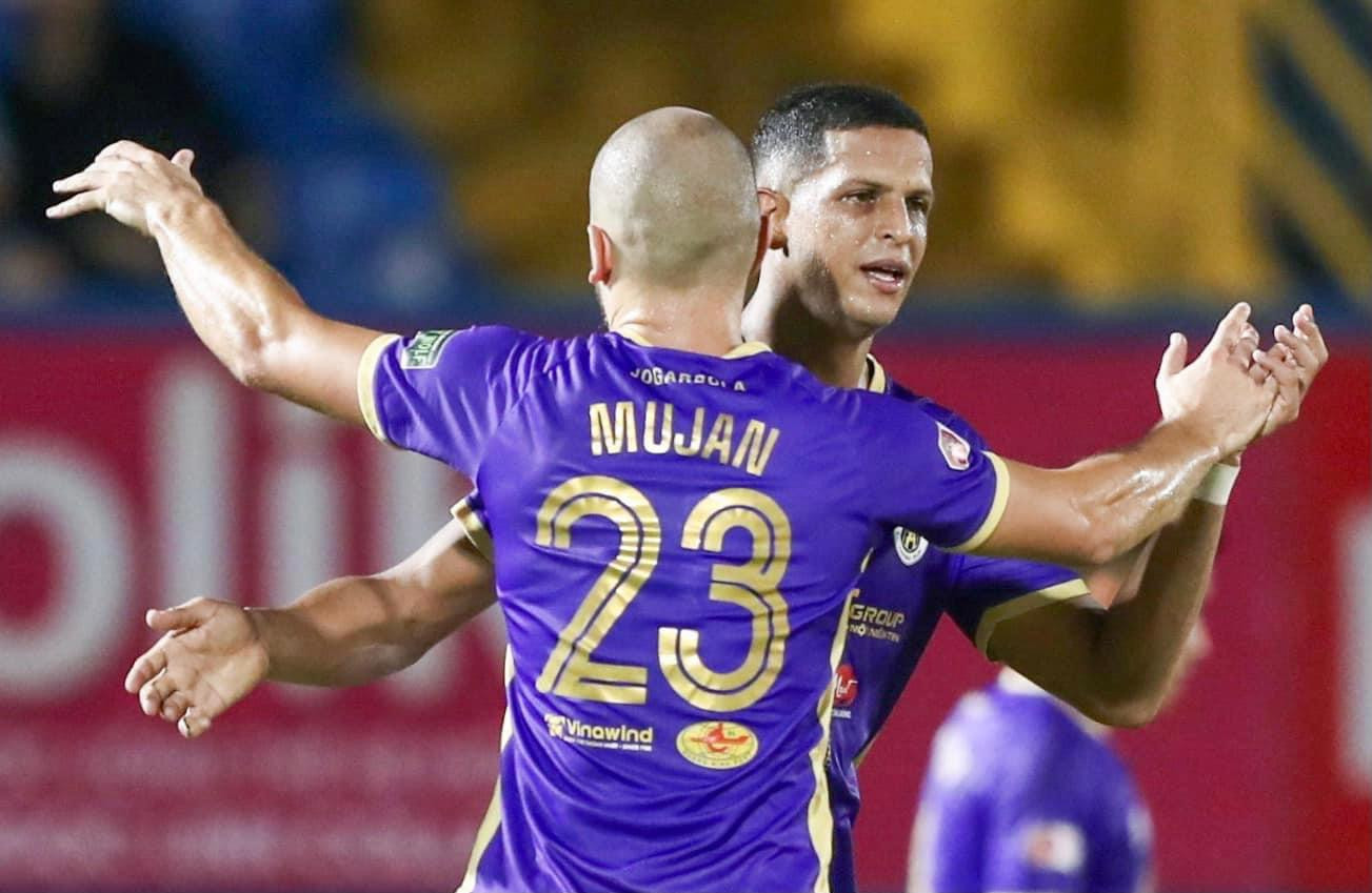 Hà Nội vươn lên dẫn trước nhưng chỉ có 1 điểm ra về Hà Nội vươn lên dẫn trước nhưng chỉ có 1 điểm ra về