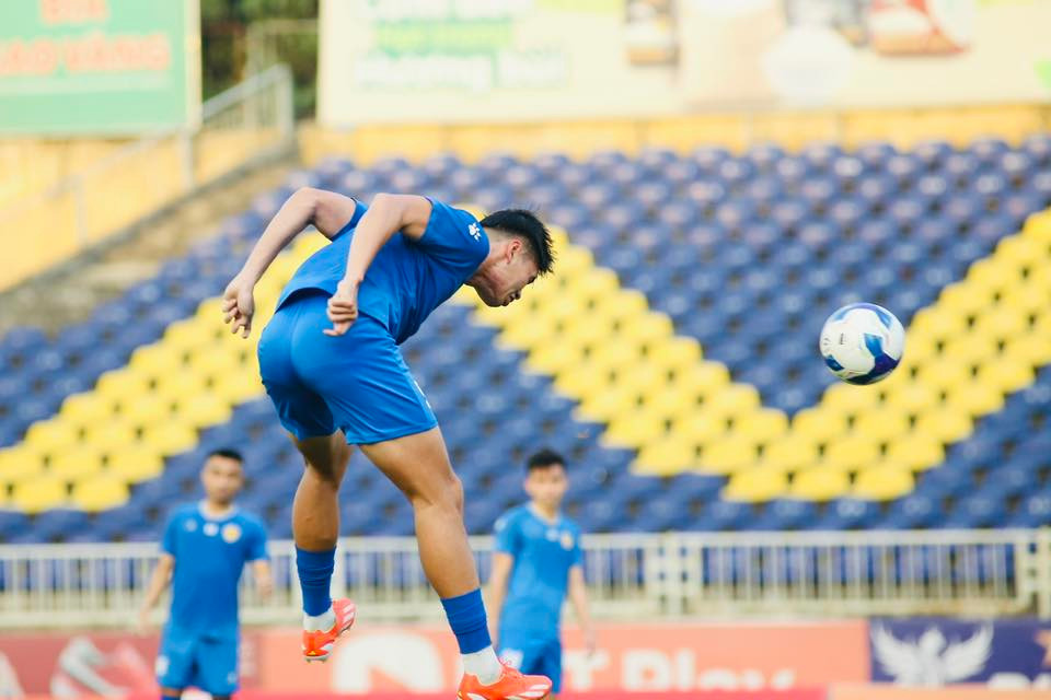 Quảng Nam và SLNA níu chân nhau trong cuộc đua trụ hạng ảnh 4 Quảng Nam và SLNA níu chân nhau trong cuộc đua trụ hạng ảnh 4