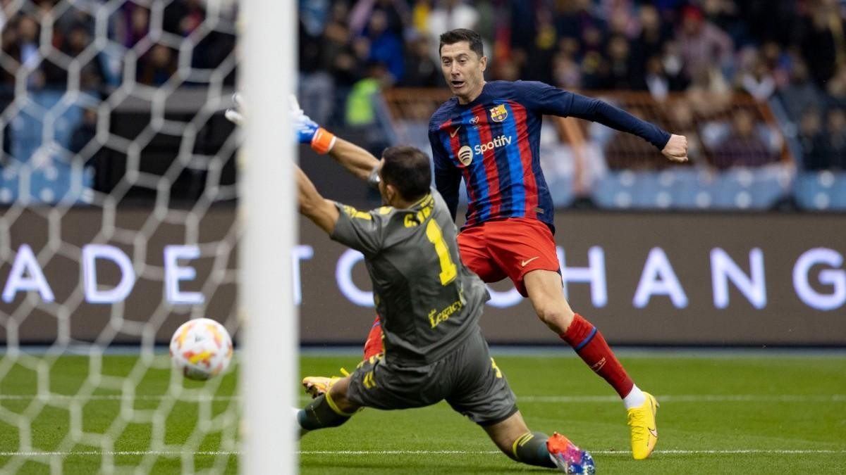 Lewandowski và đồng đội đã thi đấu đầy nhọc nhằn Lewandowski và đồng đội đã thi đấu đầy nhọc nhằn