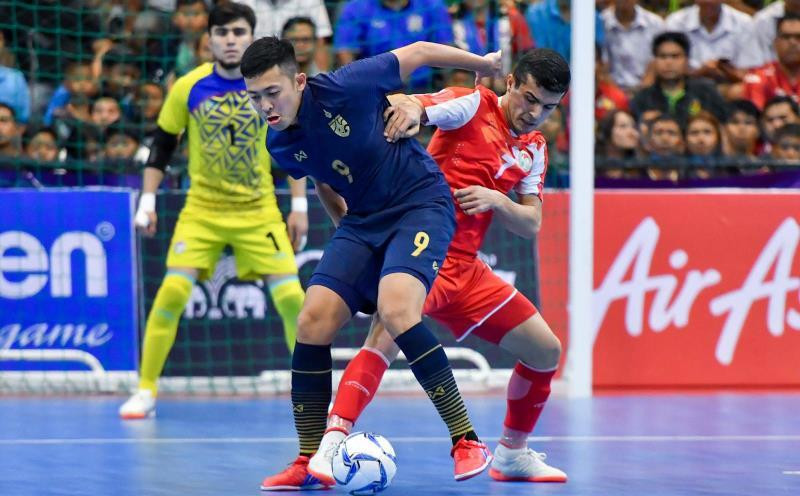 Tuyển futsal Thái Lan (trái) lần thứ 3 liên tiếp không thể vượt qua vòng 1/8 World Cup