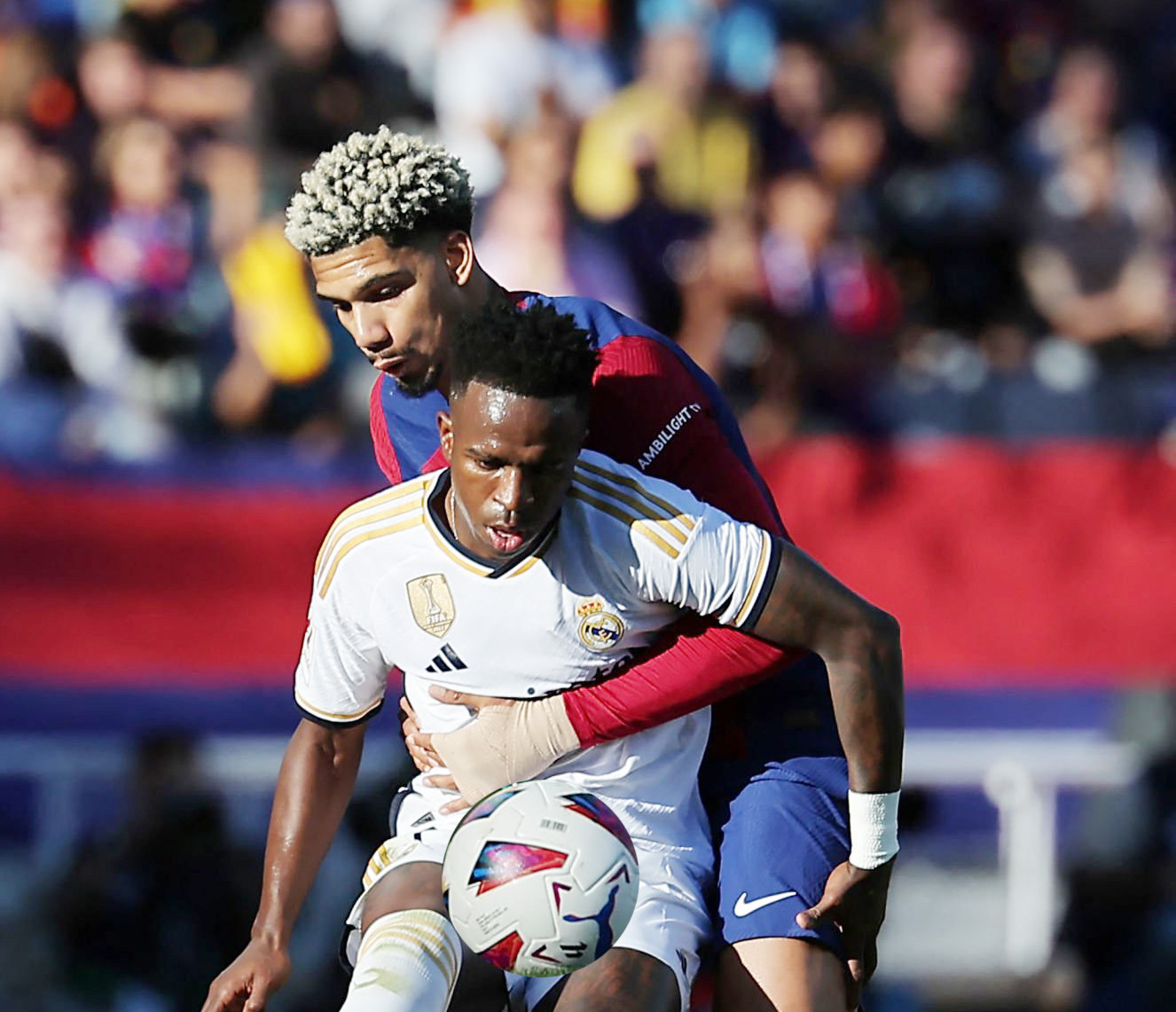 Bellingham lập cú đúp, Real ngược dòng hạ Barca 2-1 ảnh 14 Bellingham lập cú đúp, Real ngược dòng hạ Barca 2-1 ảnh 14