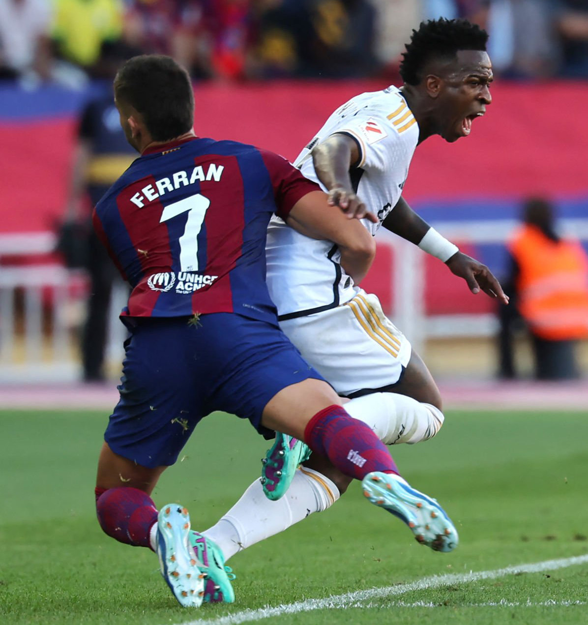 Bellingham lập cú đúp, Real ngược dòng hạ Barca 2-1 ảnh 17 Bellingham lập cú đúp, Real ngược dòng hạ Barca 2-1 ảnh 17