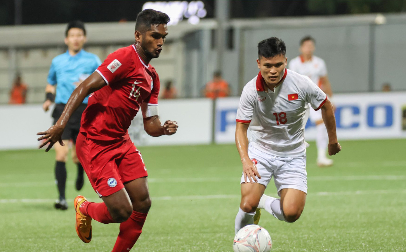 Tuấn Hải và các tiền đạo của ĐT Việt Nam có ít cơ hội dứt điểm