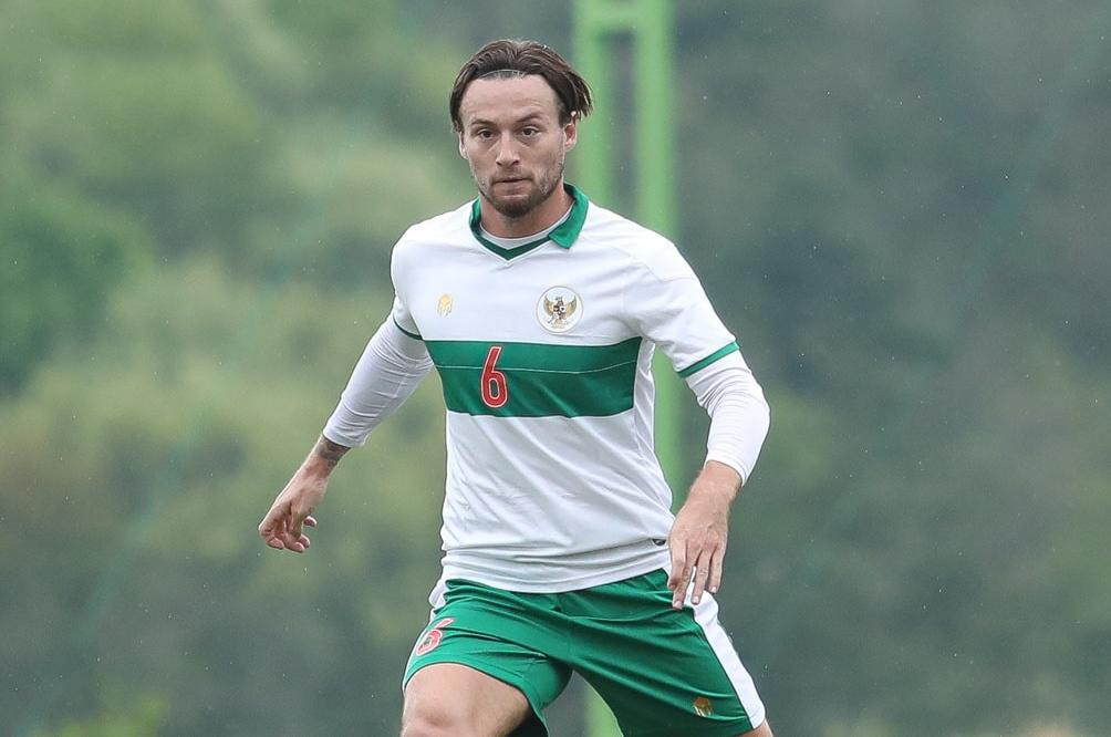 Mark Klok trong màu áo ĐT Indonesia Mark Klok trong màu áo ĐT Indonesia