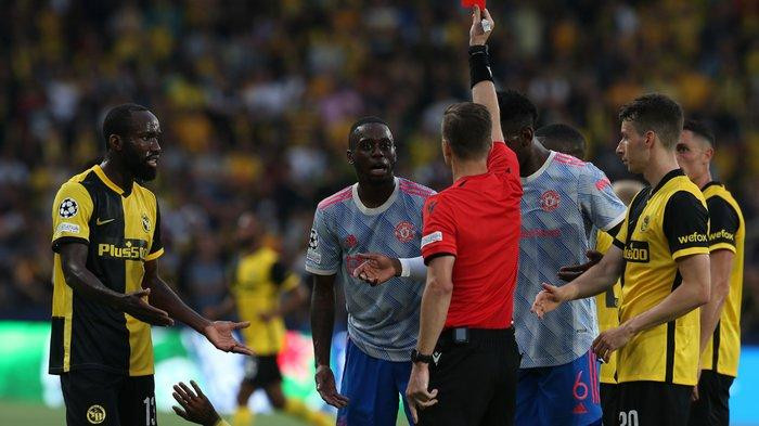 M.U gần như chỉ biết phòng ngự sau thẻ đỏ của Wan-Bissaka